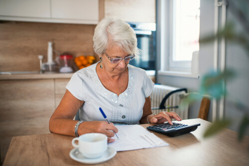 women-aged-65-is-your-state-pension-being-underpaid-homecare-co-uk